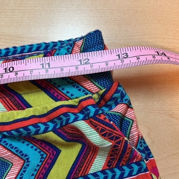 Esqualo Geometric Print Shorts Size X-Small 3” Inseam Colourful Fun Boho - Picture 7 of 10